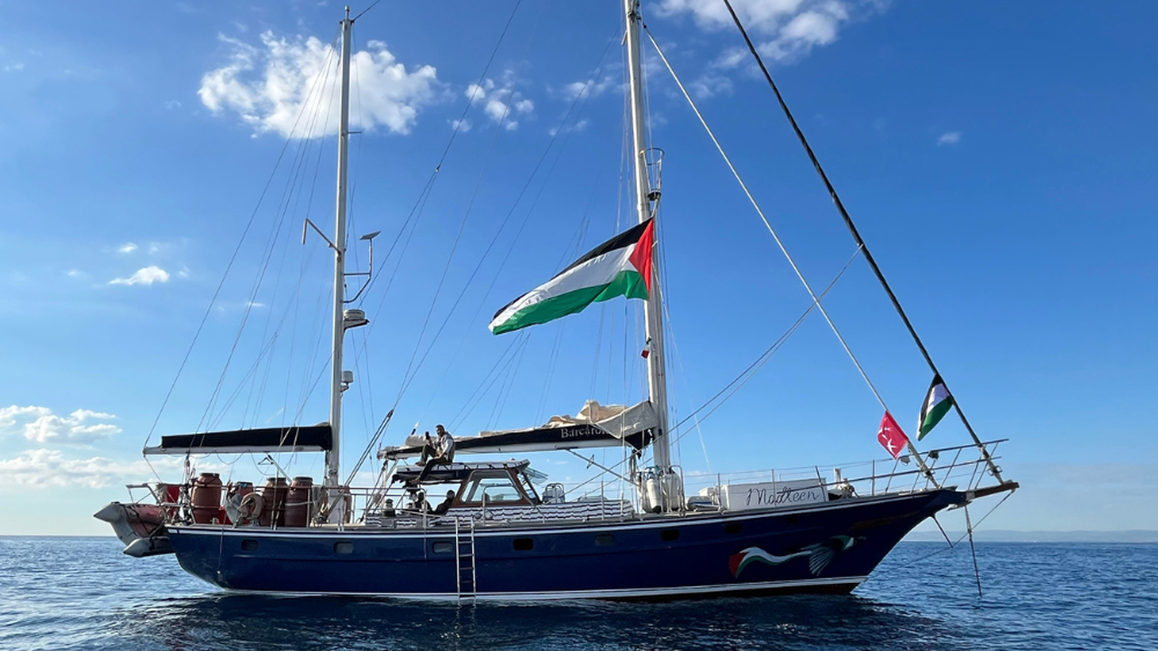 ইসরায়েলের বর্বরতা প্রকাশ করলেন ফ্লোটিলা থেকে আটক হওয়া সাংবাদিক